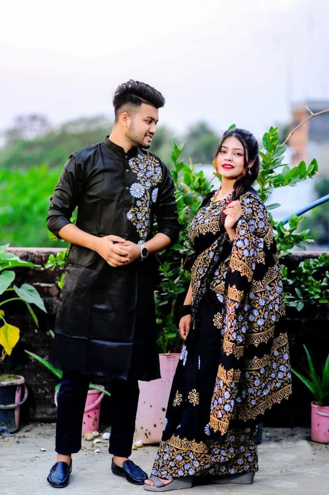 স্টাইলিশ ও ইউনিক ম্যাচিং কাপল সেট(শাড়ী+পাঞ্জাবি)-139