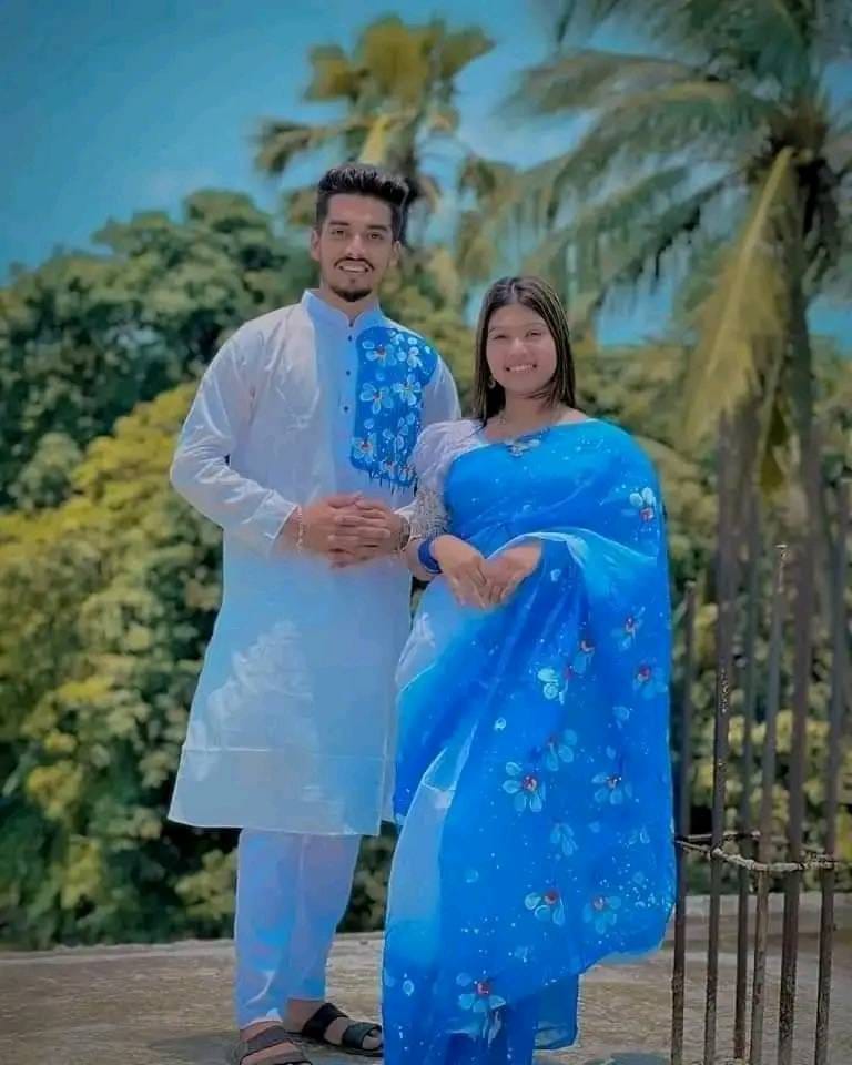 স্টাইলিশ ও ইউনিক ম্যাচিং কাপল সেট(শাড়ী+পাঞ্জাবি)-142